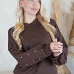 Komplet z bluzą zdobioną perełkami i spodniami Czekoladowy – Pearlyss 3