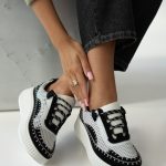 Sneakersy zamszowe na platformie Czarne – Riseora 1