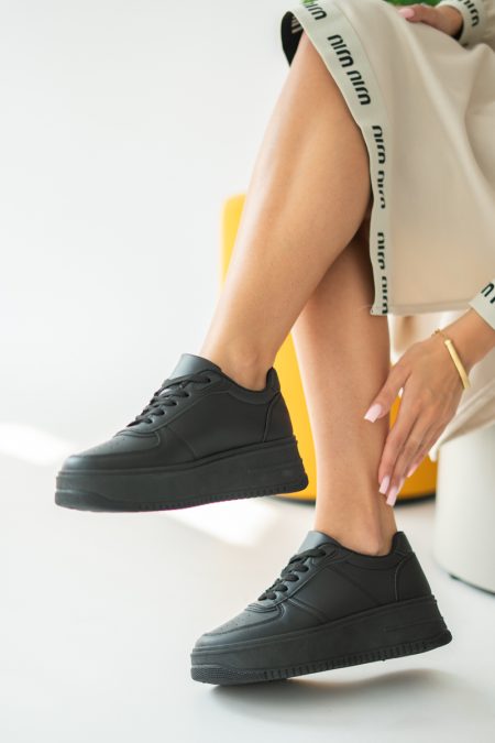 Sneakersy na platformie klasyczne Czarne – Loravine 1