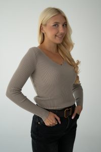 Swetry krótkie
