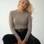 Sweter z okrągłym dekoltem basic Fango – Knitelle 1