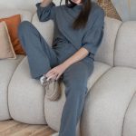 Komplet bluza i spodnie z ozdobnymi detalami Grafitowy – Cyravelle 6