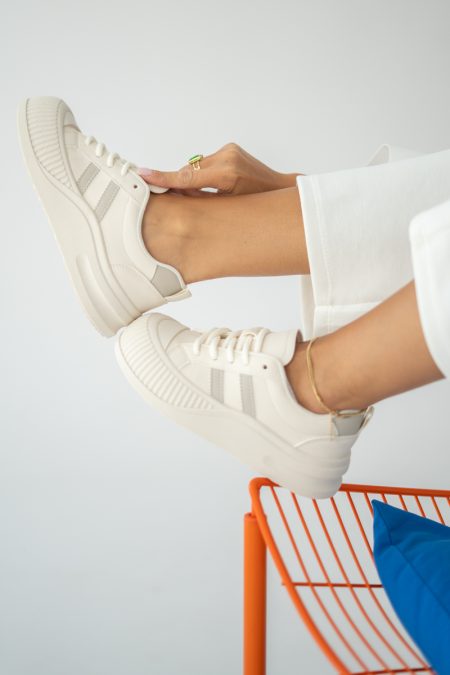 Sportowe sneakersy z grubą podeszwą Beżowe – Neliora 1