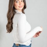 Sweter z półgolfem Beżowy – Halynira 6