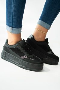Sneakersy