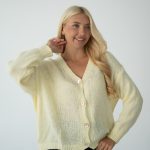 Sweter moherowy rozpinany Kremowy – Morenza 2