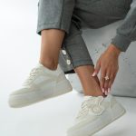 Sneakersy z ozdobną aplikacją na wysokiej platformie Beżowe – Palirra 3