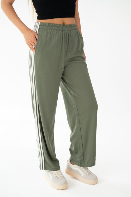 Spodnie dresowe damskie oversize Oliwkowy – Strivelle 1