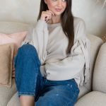 Bluza z frędzlami na rękawach Beżowy – Frendelle 1