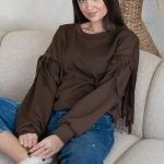 Bluza z frędzlami na rękawach Czekoladowy – Frendelle 5