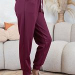 Komplet z bluzą zdobioną perełkami i spodniami Bordowy – Pearlyss 5