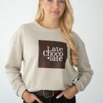 Bluza z nadrukiem Late Chocolate Beżowy – Serynne 1