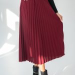 Spódnica plisowana midi z klamrą B Bordowy – Belvarra 1