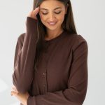 Sweter zapinany na guziki Czekoladowy – Butonisse 2