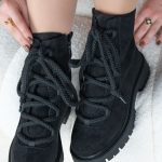 Sznurowane botki na traperowej podeszwie Czarne - Cyravelle 5