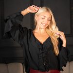 Bluzka damska z falbankami Czarny – Delivra 4