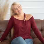 Bluzka asymetryczna damska Bordowy – Thavisse 3