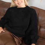 Sweter moherowy oversize Czarny – Moirenne 4