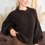 Sweter moherowy oversize Czekoladowy – Moirenne 2