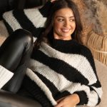 Mięsisty sweter damski w paski Czarny – Stravira 1