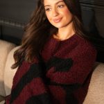 Mięsisty sweter damski w paski Bordowy – Stravira 4