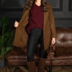 Płaszcz ze złotym guzikiem Czekoladowy – Calenya 3