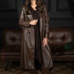 Płaszcz damski z eko skóry Czekoladowy – Feralyne 1