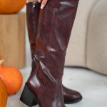 Kozaki damskie na niskim obcasie Bordowy – Loravellea 3