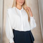 Koszula z poduszkami na ramionach Biały – Tiviora 1