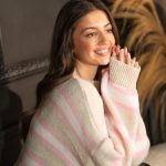 Sweter w paski oversize Beżowy – Melivane 3