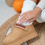 Śniegowce na platformie z paskiem boho Camelowy – Bohravine 3