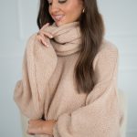 Sweter z kapturem damski Pudrowy – Lunivra 2