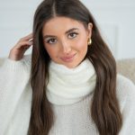 Sweter z kapturem damski Śmietankowy – Lunivra 2