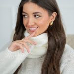 Sweter z kapturem damski Śmietankowy – Lunivra 3