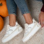 Sneakersy ze sznurówkami w cyrkonie Beżowy – Omivelle 2