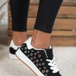 Sneakersy z ozdobnymi aplikacjami Czarny – Valesira 1