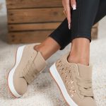 Sneakersy z ozdobnymi aplikacjami Fango – Valesira 2