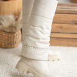 Kozaki damskie z wysoką cholewką i perełkami Beżowy – Peravelle 3