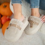 Kapcie na platformie z emblematem Fango – Cosyrelle 2