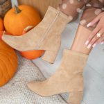 Eleganckie botki zamszowe na niskim obcasie Fango – Velayne 1