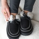 Wsuwane buty z futerkiem Czarne - Elyssira 2