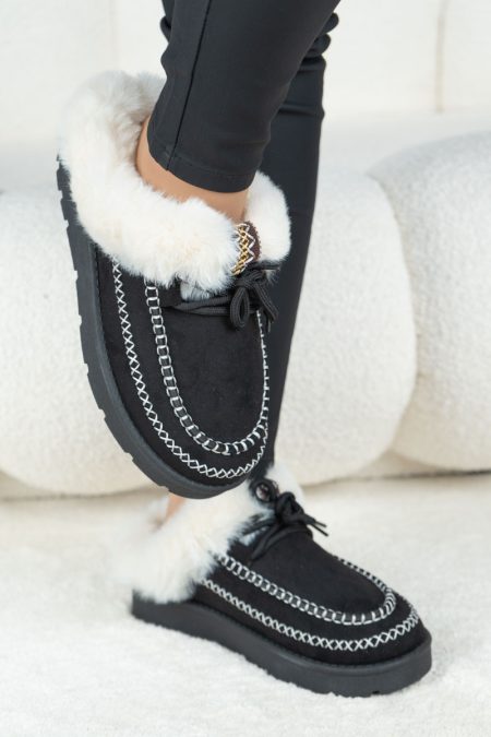 Wsuwane buty z futerkiem Czarne - Elyssira
