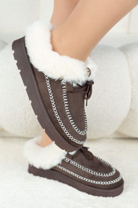 Wsuwane buty z futerkiem Czekoladowe - Elyssira