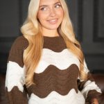 Sweter w paski falowane Czekoladowy – Lorivra 3