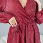 Sukienka brokatowa z falbaną i dekoltem V Bordowy - Jysoria 2