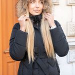 Zimowa kurtka z paskiem i futrzanym wykończeniem Czarny – Winavelle 5