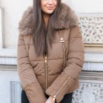 Kurtka z futrzanym kapturem Czekoladowy – Evralyn 3
