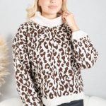 Sweter w panterkę z golfem Beżowy – Panthirra 1