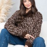 Sweter w panterkę z golfem Czekoladowy – Panthirra 5