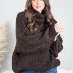 Sweter boucle z golfem Czekoladowy – Molivane 2